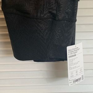 NWT & Never Worn - Athleta Salutation Stash Pocket II 7/8 Tight - L